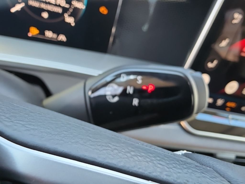 New 2026 Pure White Volkswagen 2.0T SE image 23