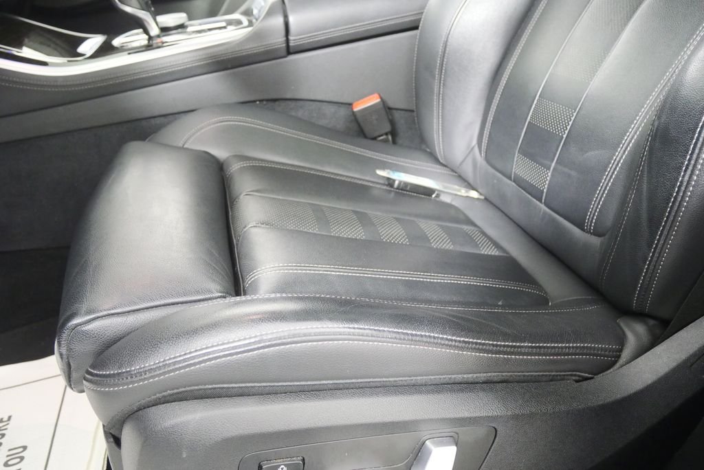 Used 2019 Gray Metallic BMW xDrive40i image 9
