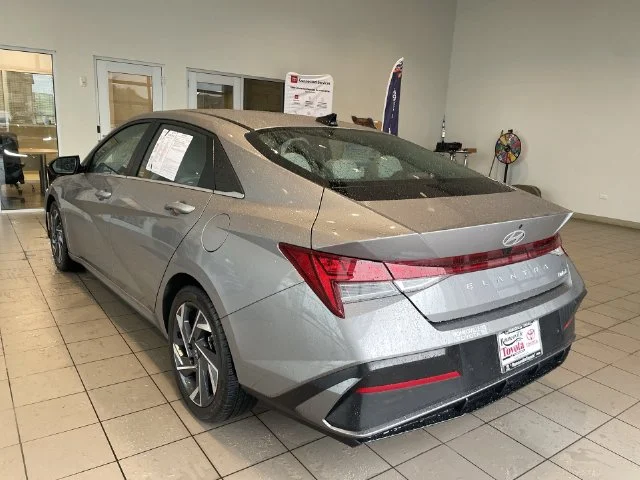 2024 Hyundai Elantra Limited - Photo 32
