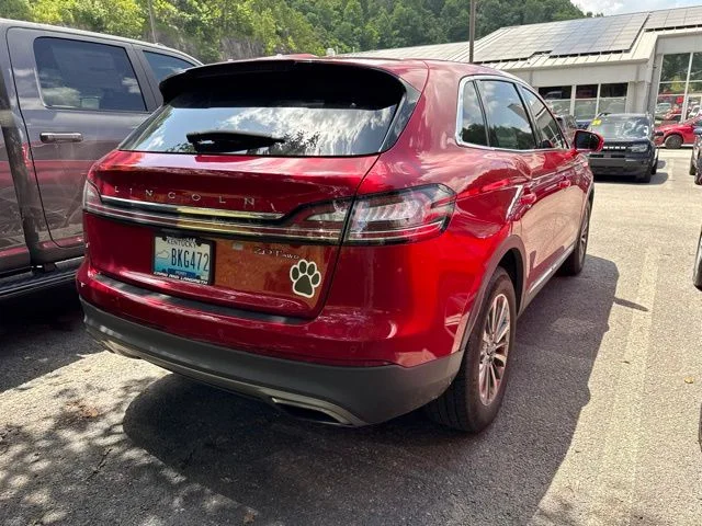 Used 2020 Red Lincoln Standard image 2