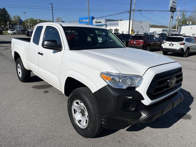 Used 2022 White Toyota SR image 11