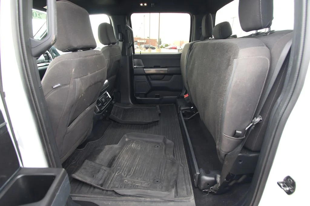 Used 2023 Oxford White Ford XLT image 7