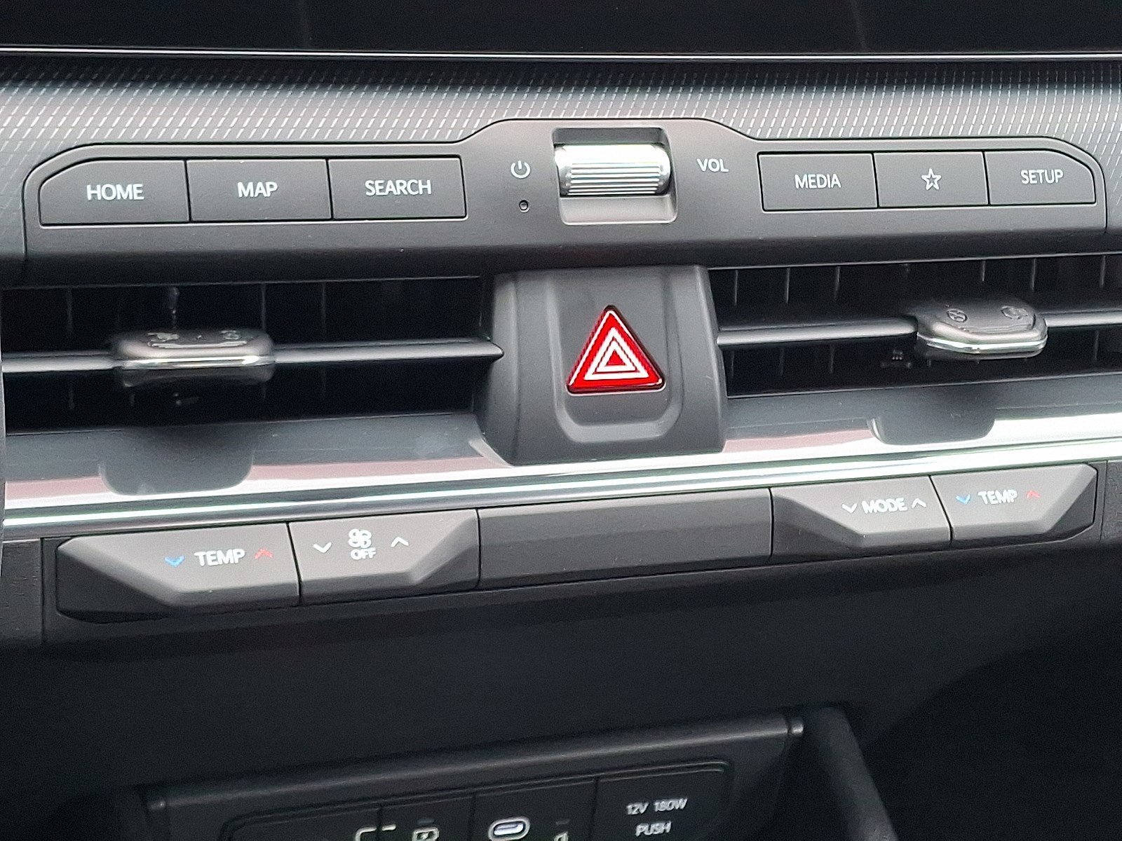 2025 Kia K4 GT-Line - Photo 11