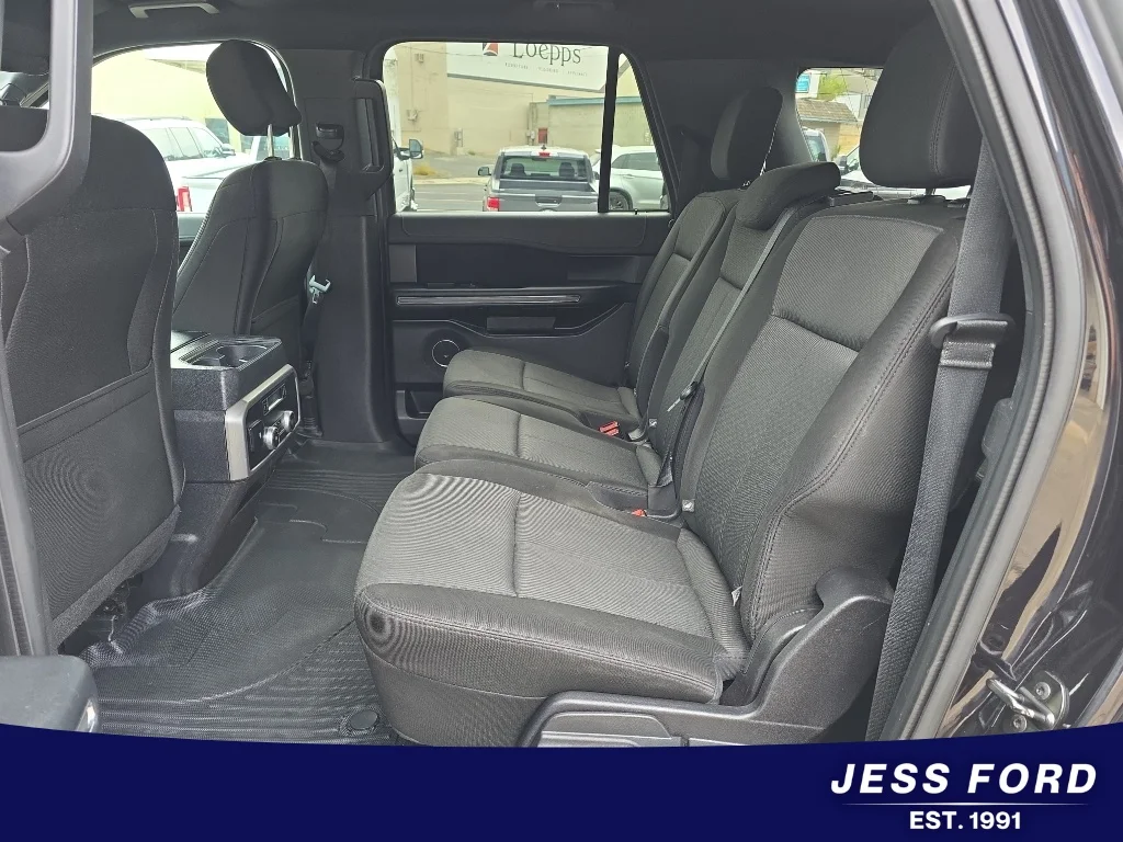 Used 2019 Agate Black Metallic Ford XLT image 10