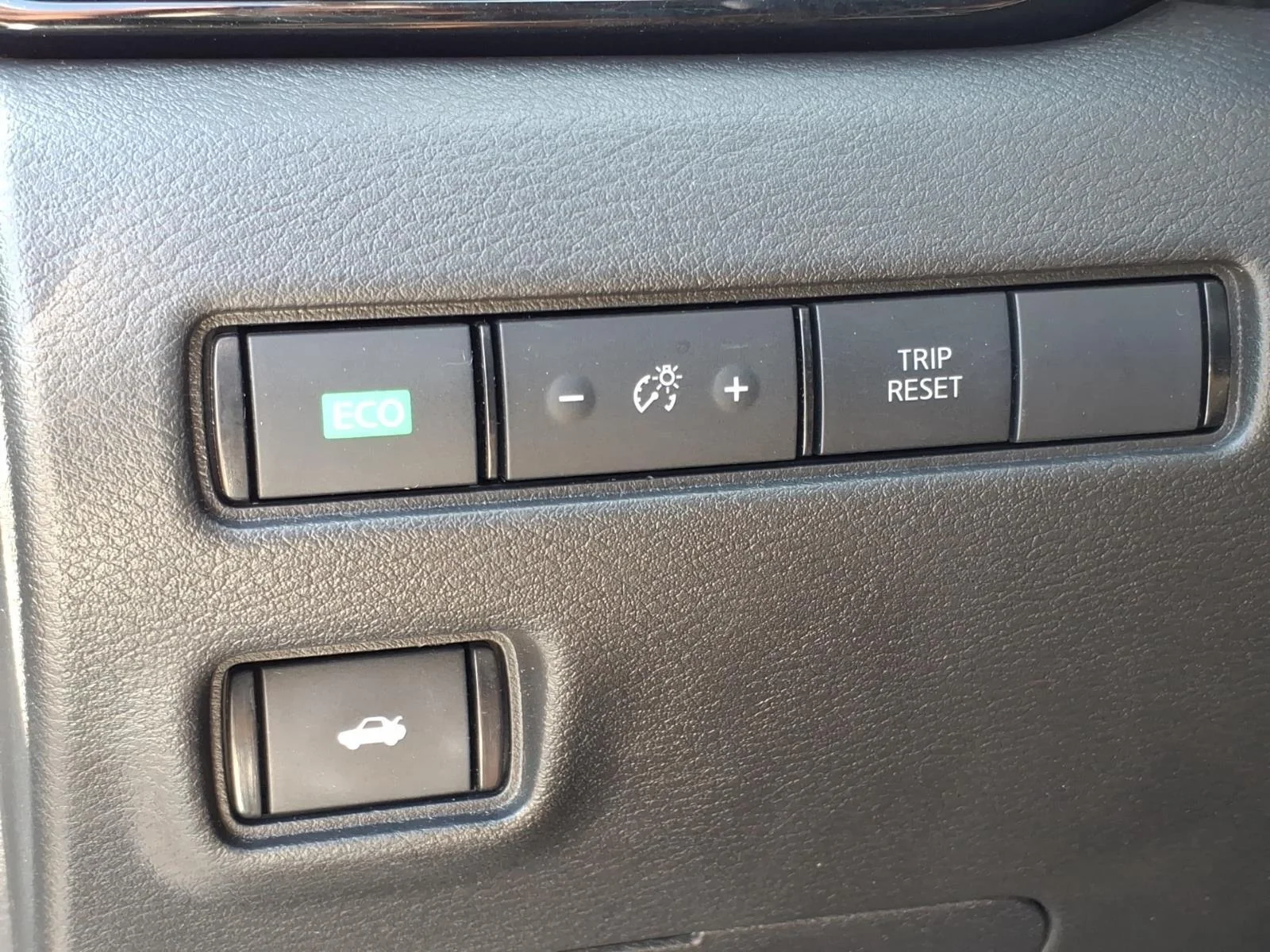 Used 2022 Fresh Powder Nissan SV image 7