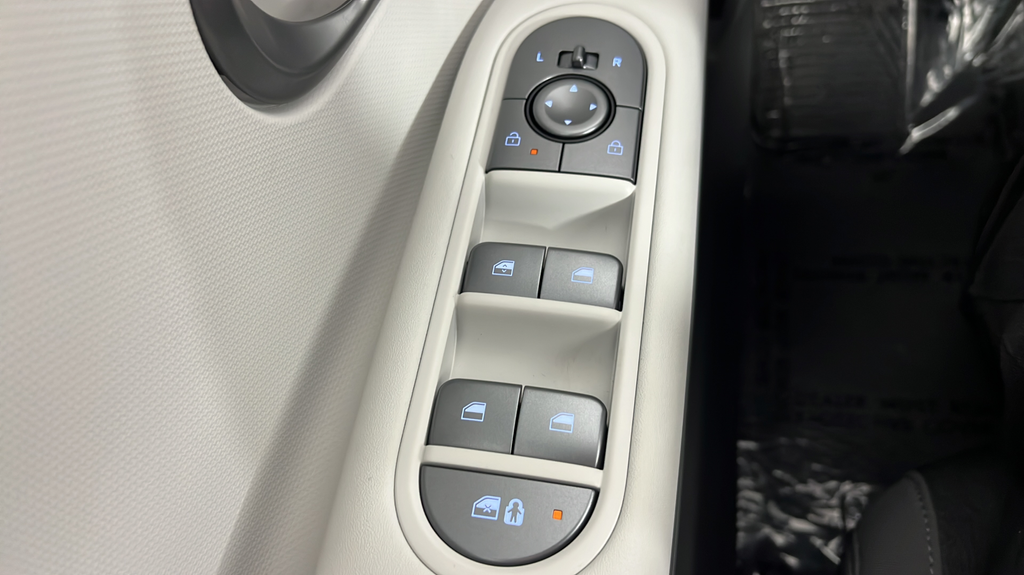 New 2026 Gray Hyundai SE image 28