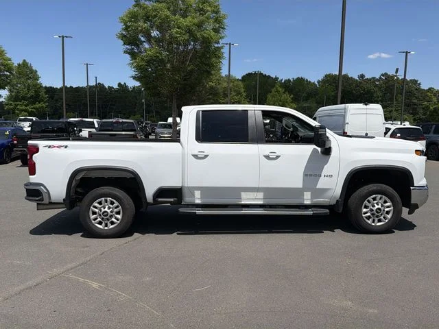 Used 2025 White Chevrolet LT image 13