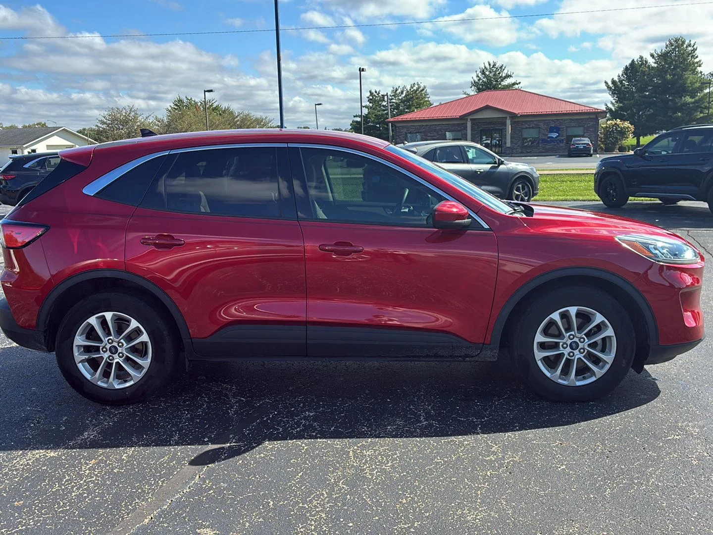 Used 2020 Rapid Red Metallic Tinted Clearcoat Ford SE image 6