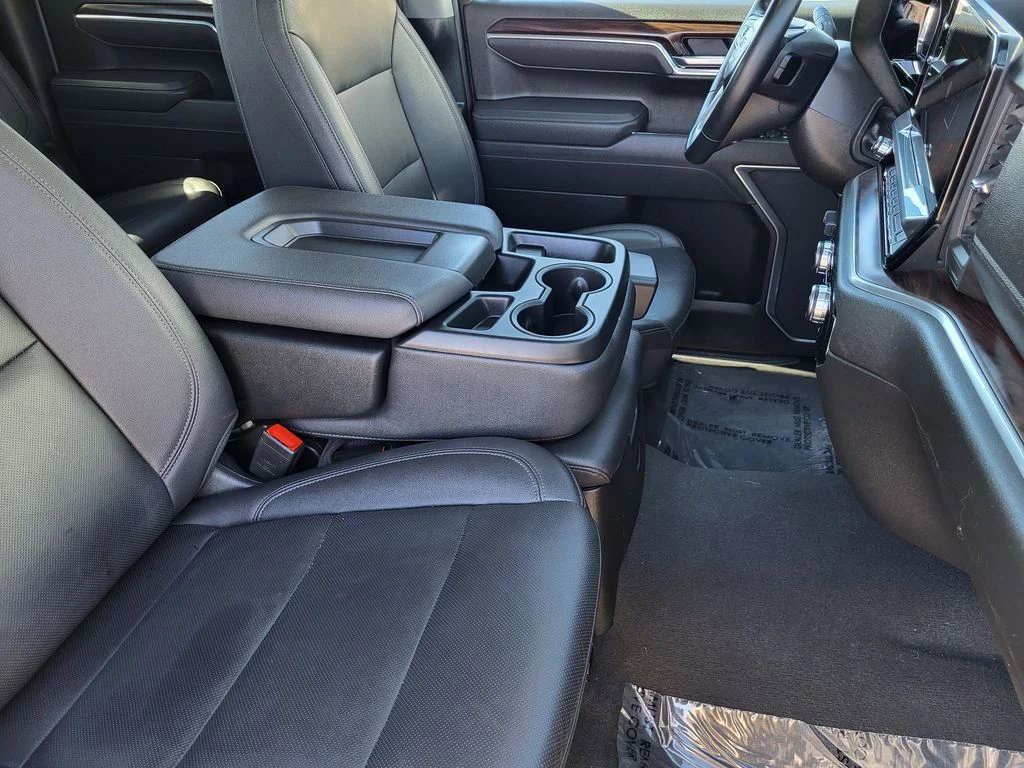 Used 2025 Summit White GMC SLT image 11