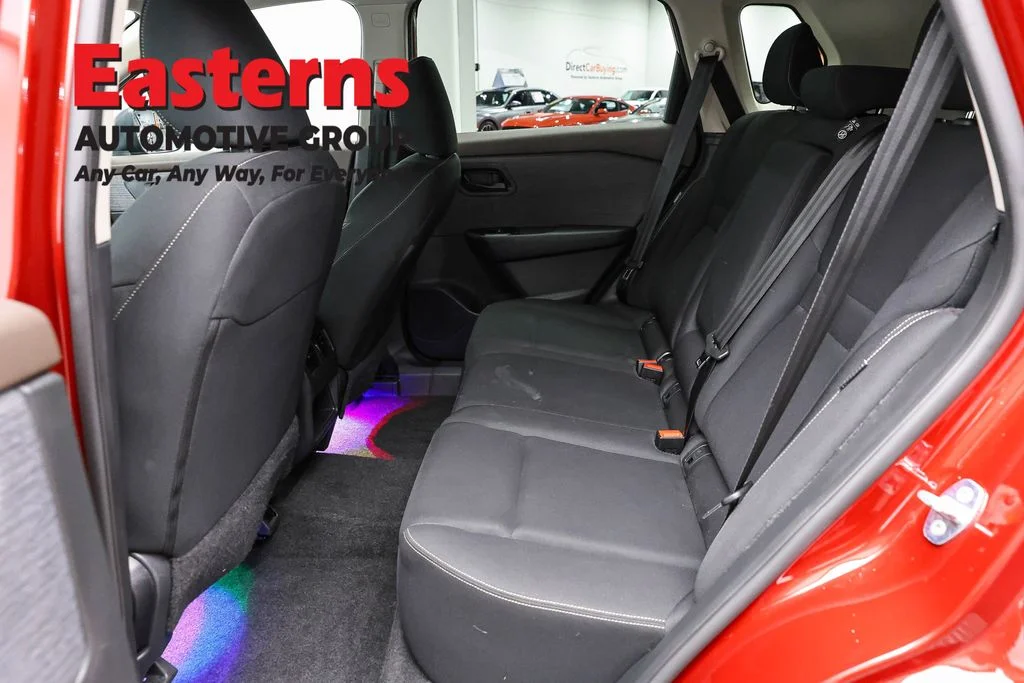 Used 2023 Red Nissan S image 22