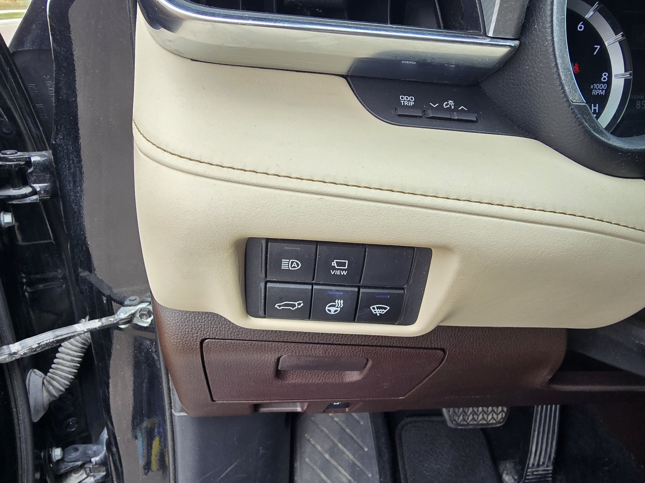 Used 2021 Midnight Black Metallic Toyota Platinum image 18