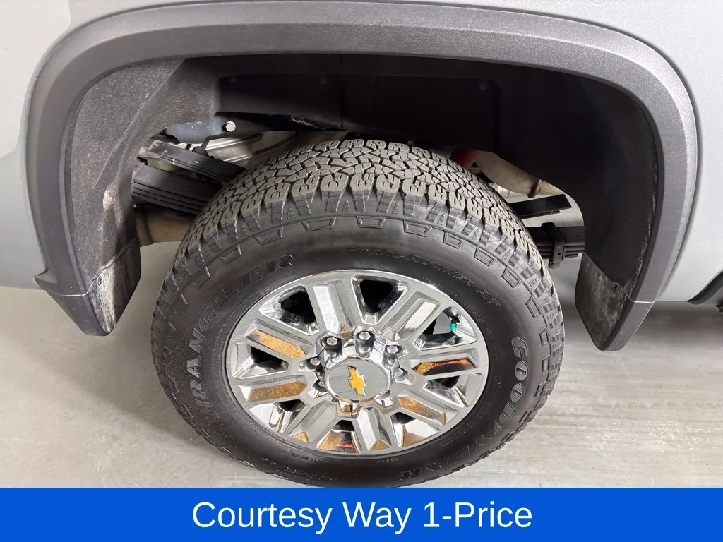 Used 2024 Gray Chevrolet High Country image 13