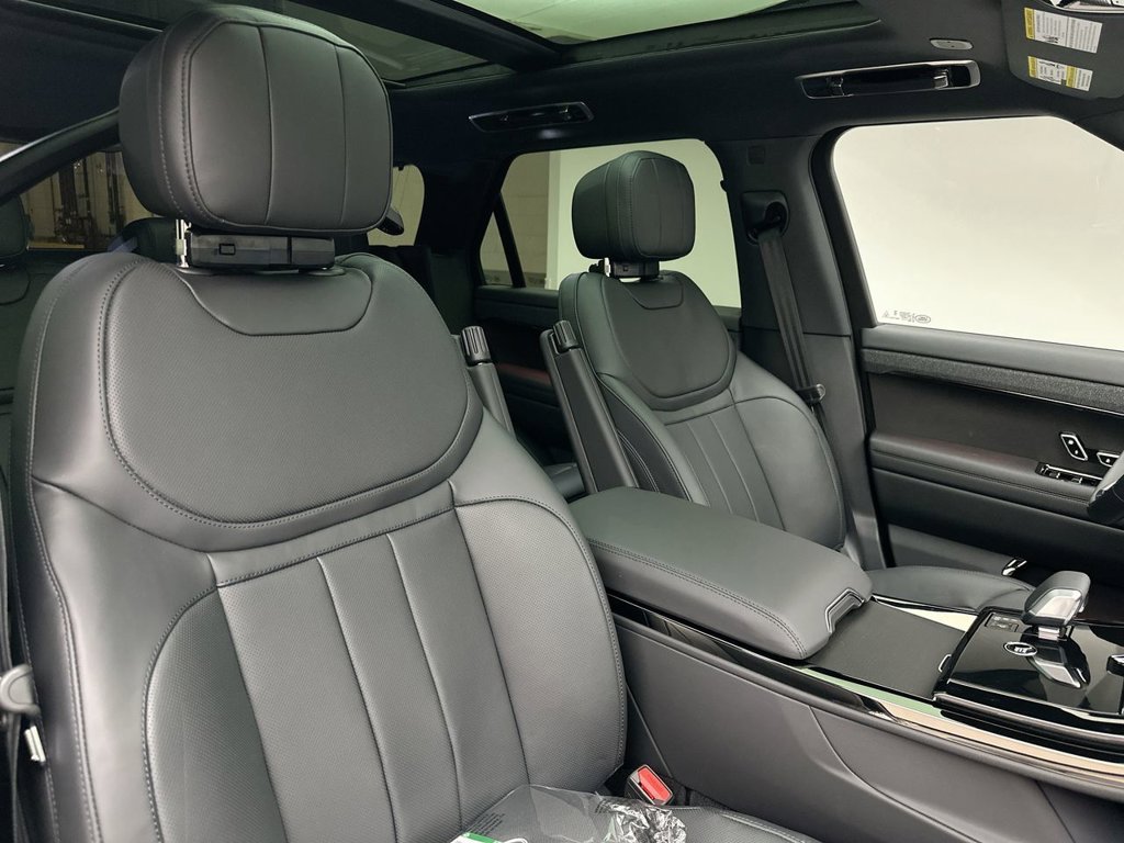 New 2027 Varesine Blue Land Rover SE image 6