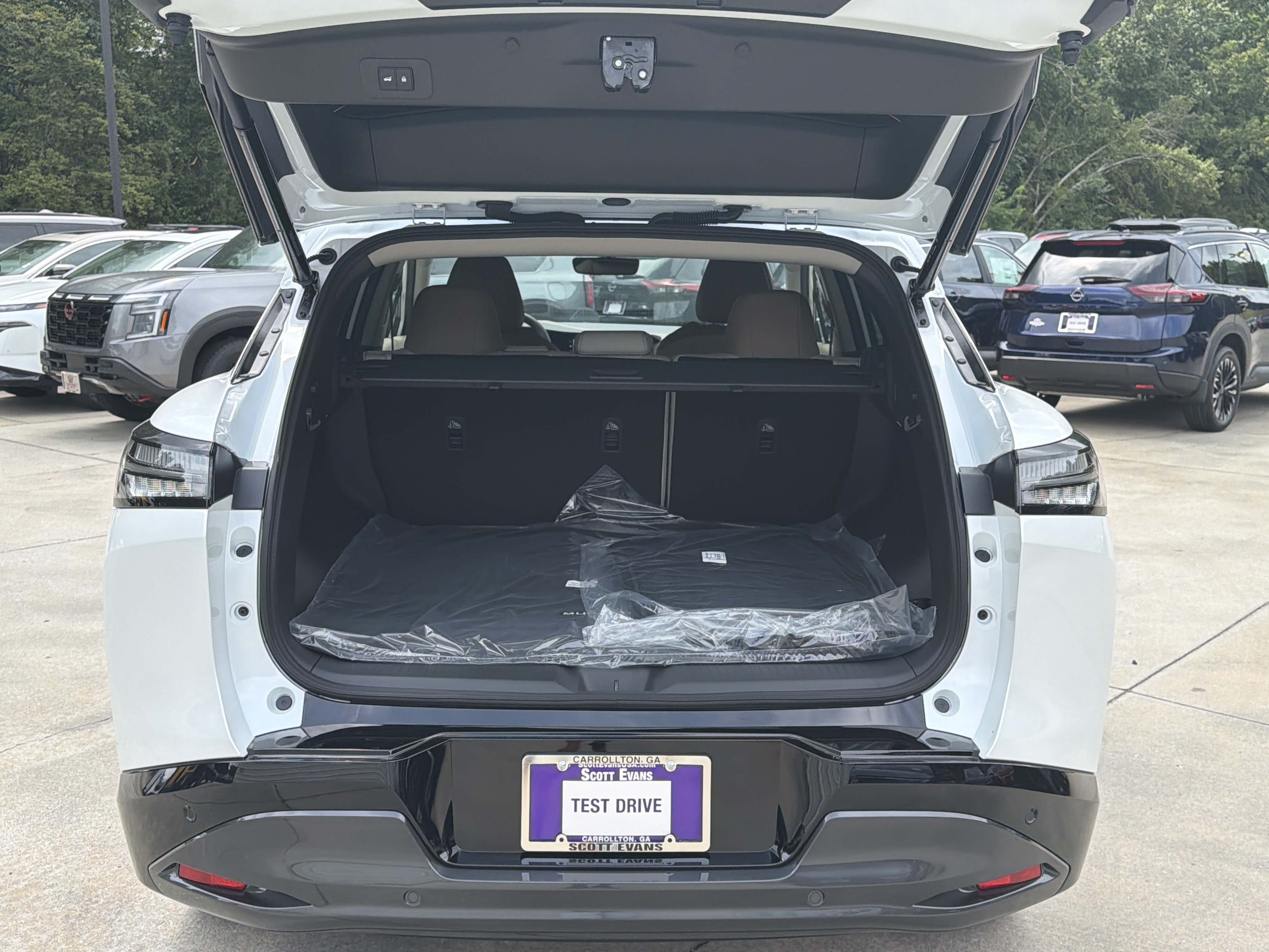 New 2026 Everest White Pearl Tricoat Nissan Platinum image 19