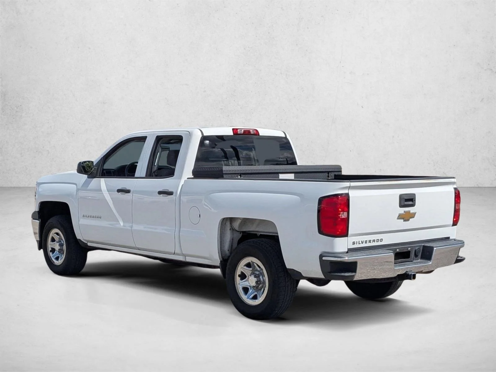 Used 2015 Summit White Chevrolet LS image 7
