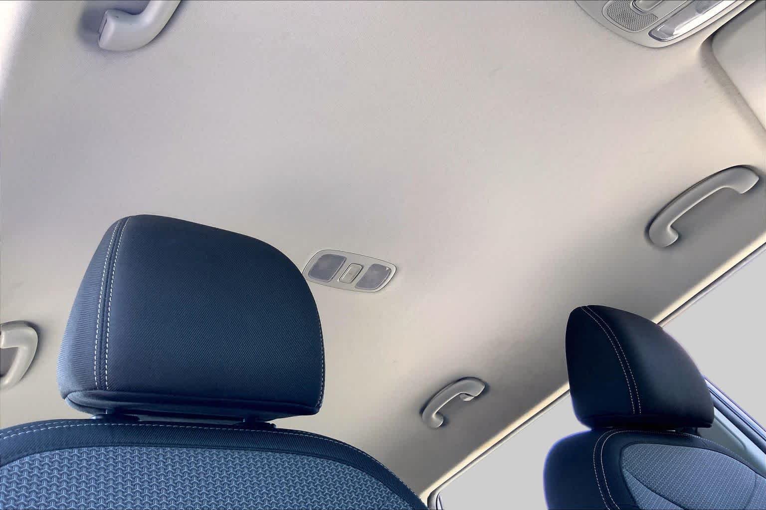 Used 2018 Mysterious Blue Kia + image 14