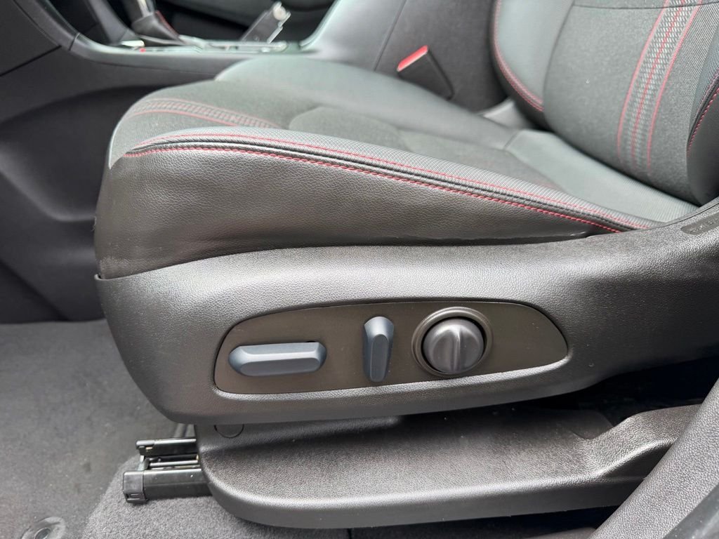 Used 2022 Summit White Chevrolet RS image 14