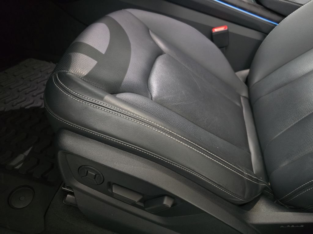 Used 2022  Audi 55 Premium Plus image 30