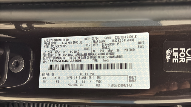 Used 2024 Darkened Bronze Metallic Ford Lariat image 28