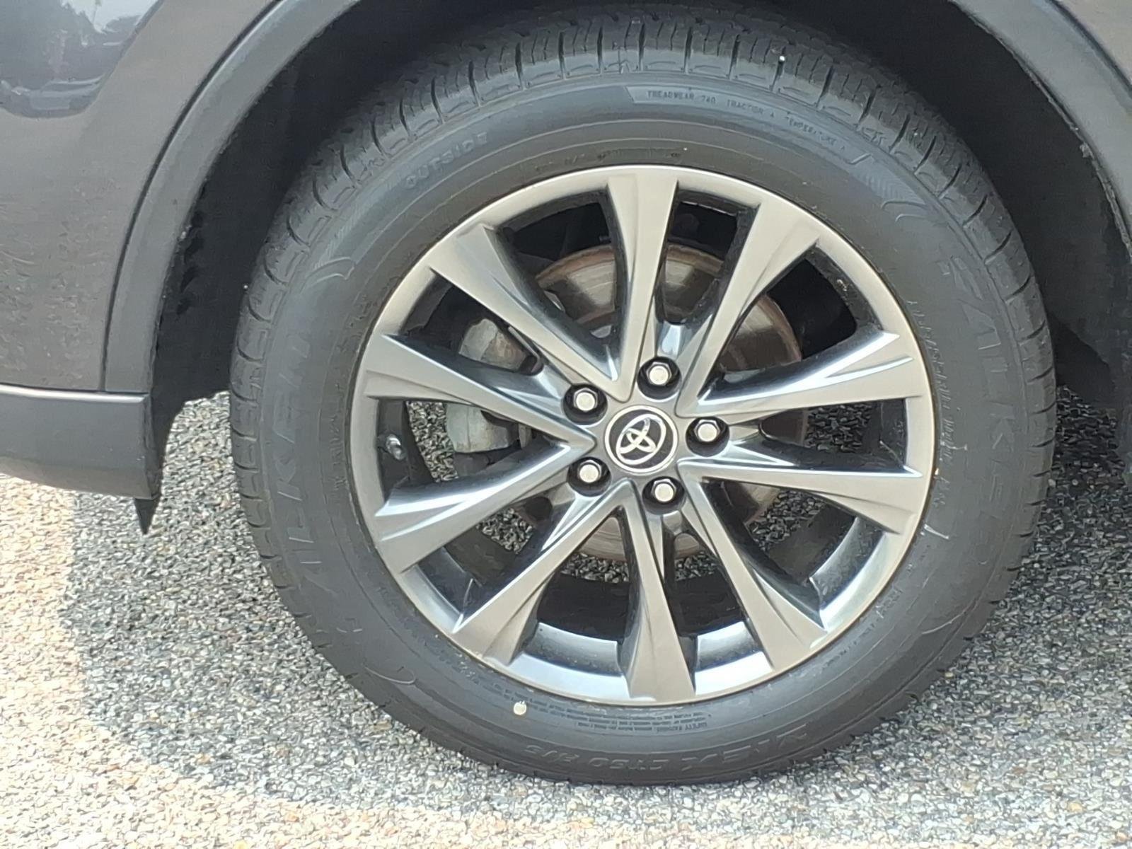 Used 2018 Magnetic Gray Metallic Toyota Limited image 4