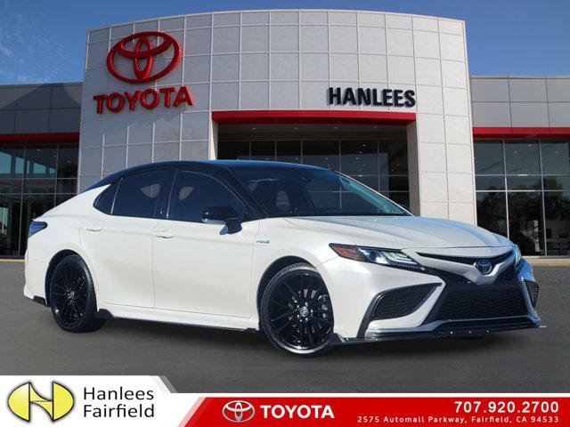 2021 Toyota Camry XSE Hybrid's photo