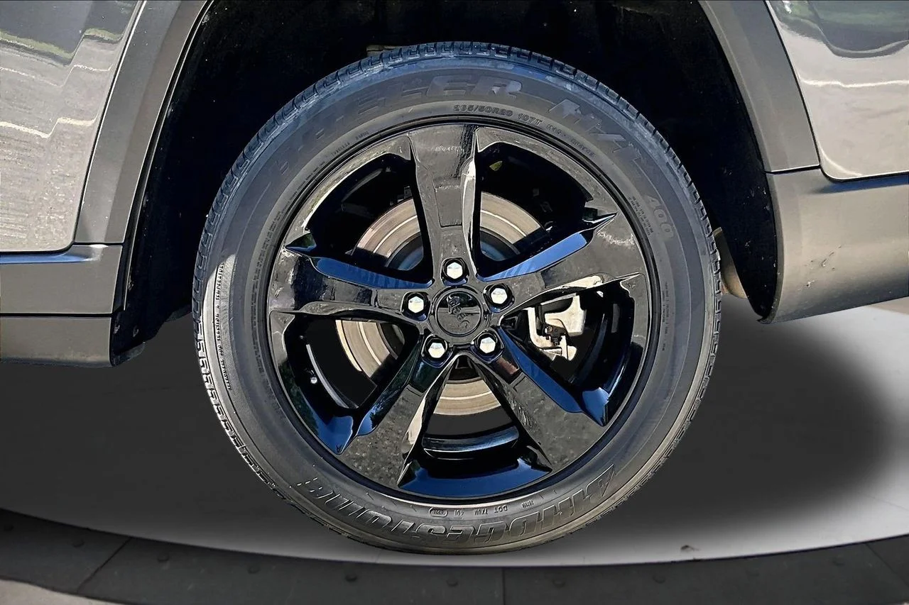 Used 2021 Gray Jeep Altitude image 34