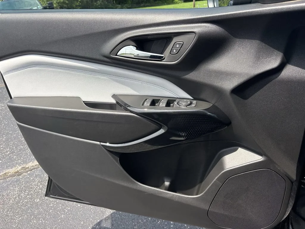 New 2026 Mosaic Black Metallic Chevrolet LT image 11