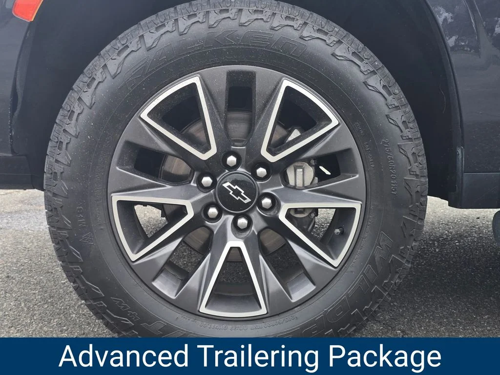 Used 2022 Gray Chevrolet Z71 image 9