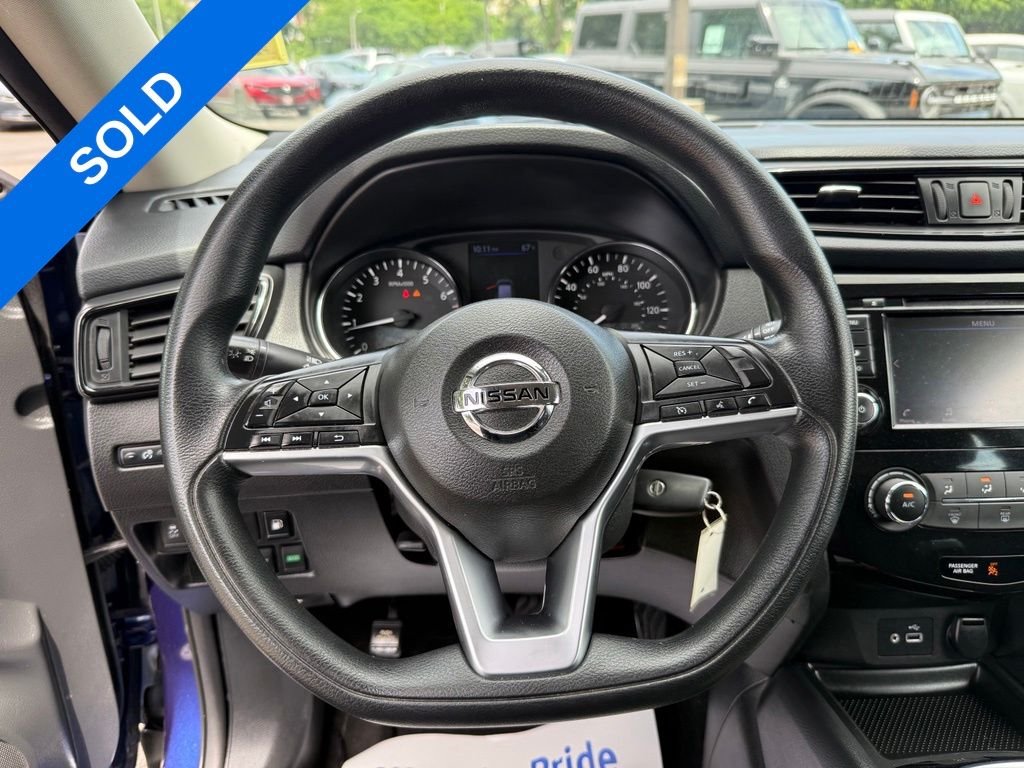 Used 2018 Caspian Blue Nissan S image 12