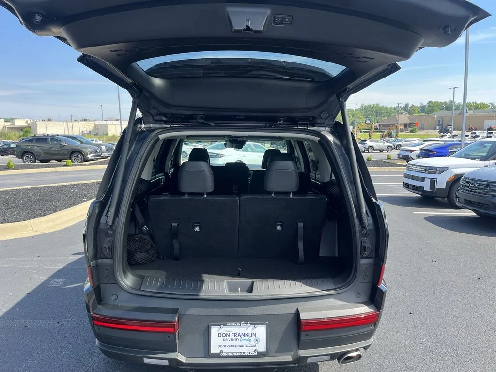 Used 2024 Black Hyundai SEL image 29