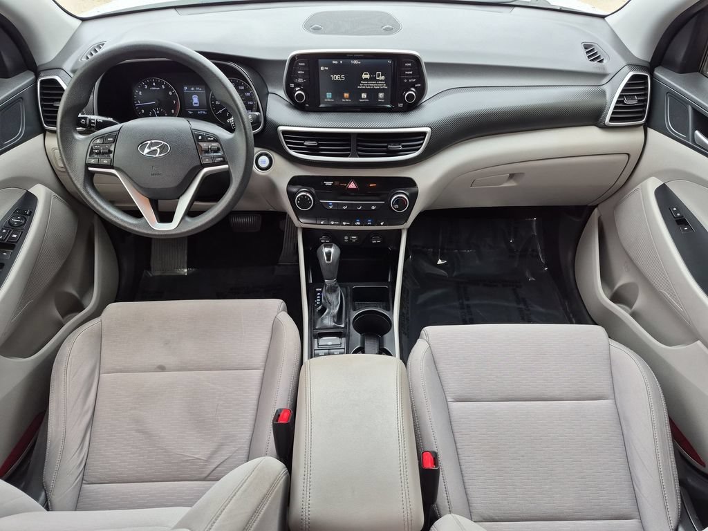 Used 2020 White Hyundai Value image 4