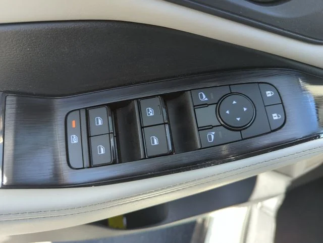 Used 2023 White Nissan SV image 33