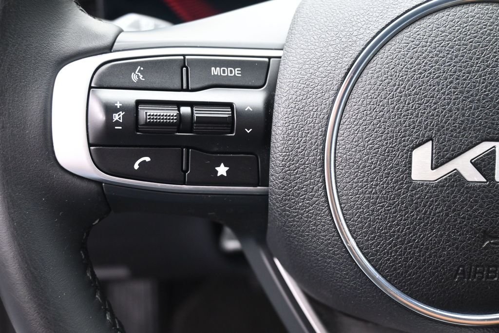 Used 2025 Gray Kia GT-Line image 6