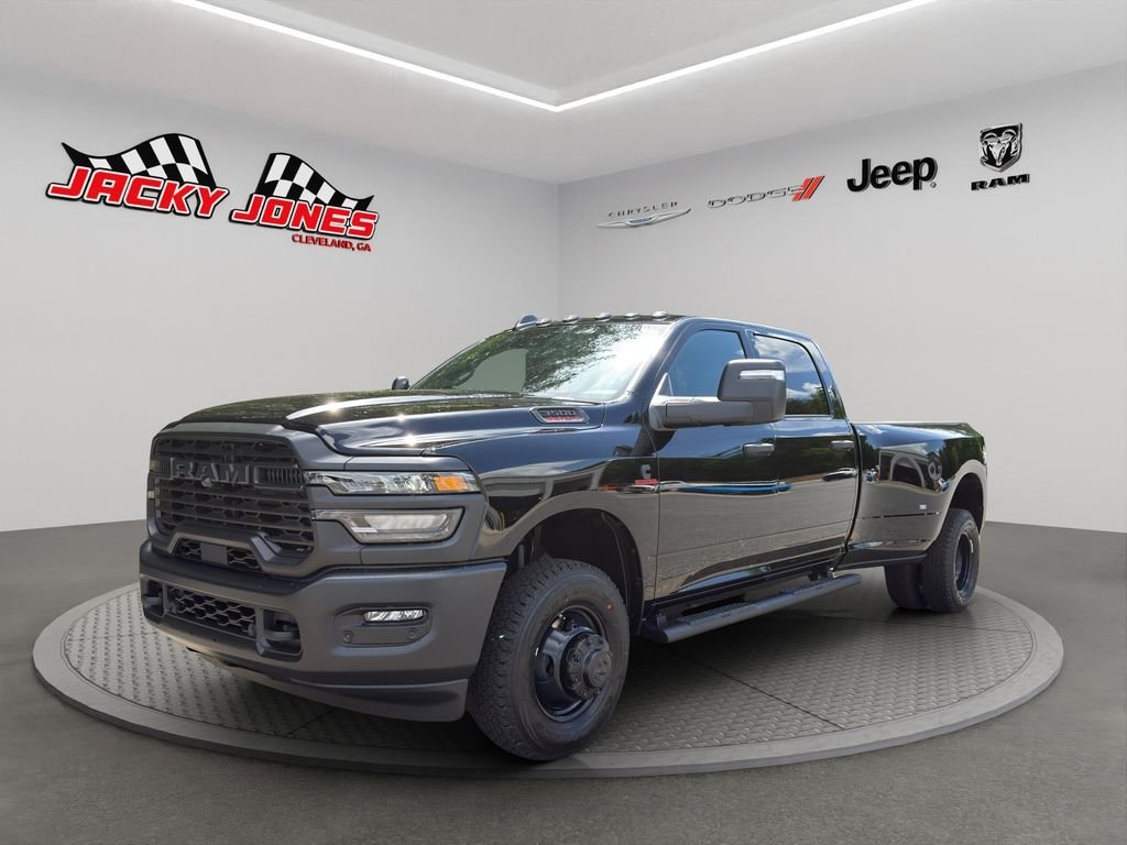 New 2026 Diamond Black Crystal Pearl-Coat Exterior Paint RAM Tradesman image 2