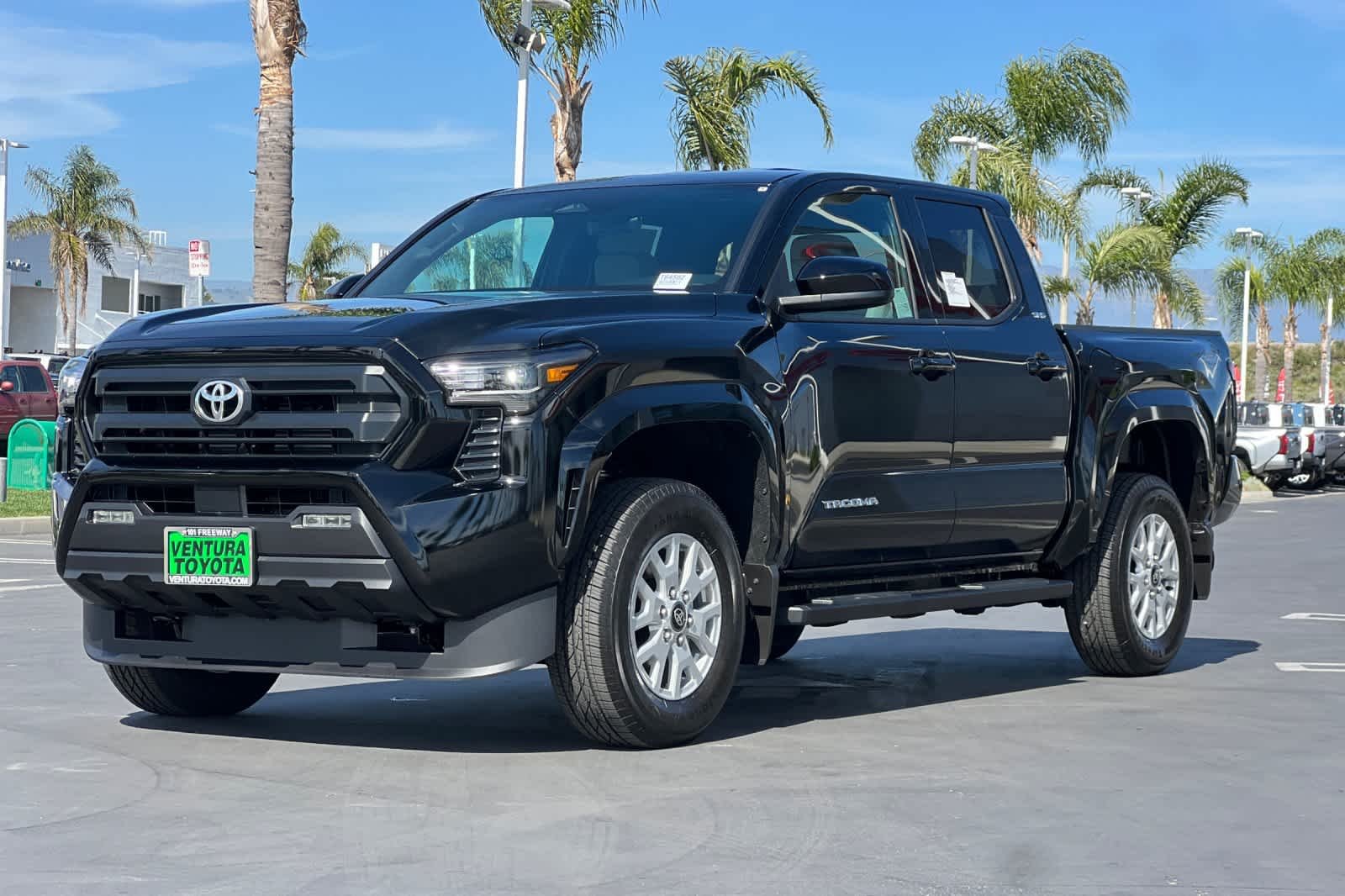 2026 Toyota Tacoma SR5 - Photo 8