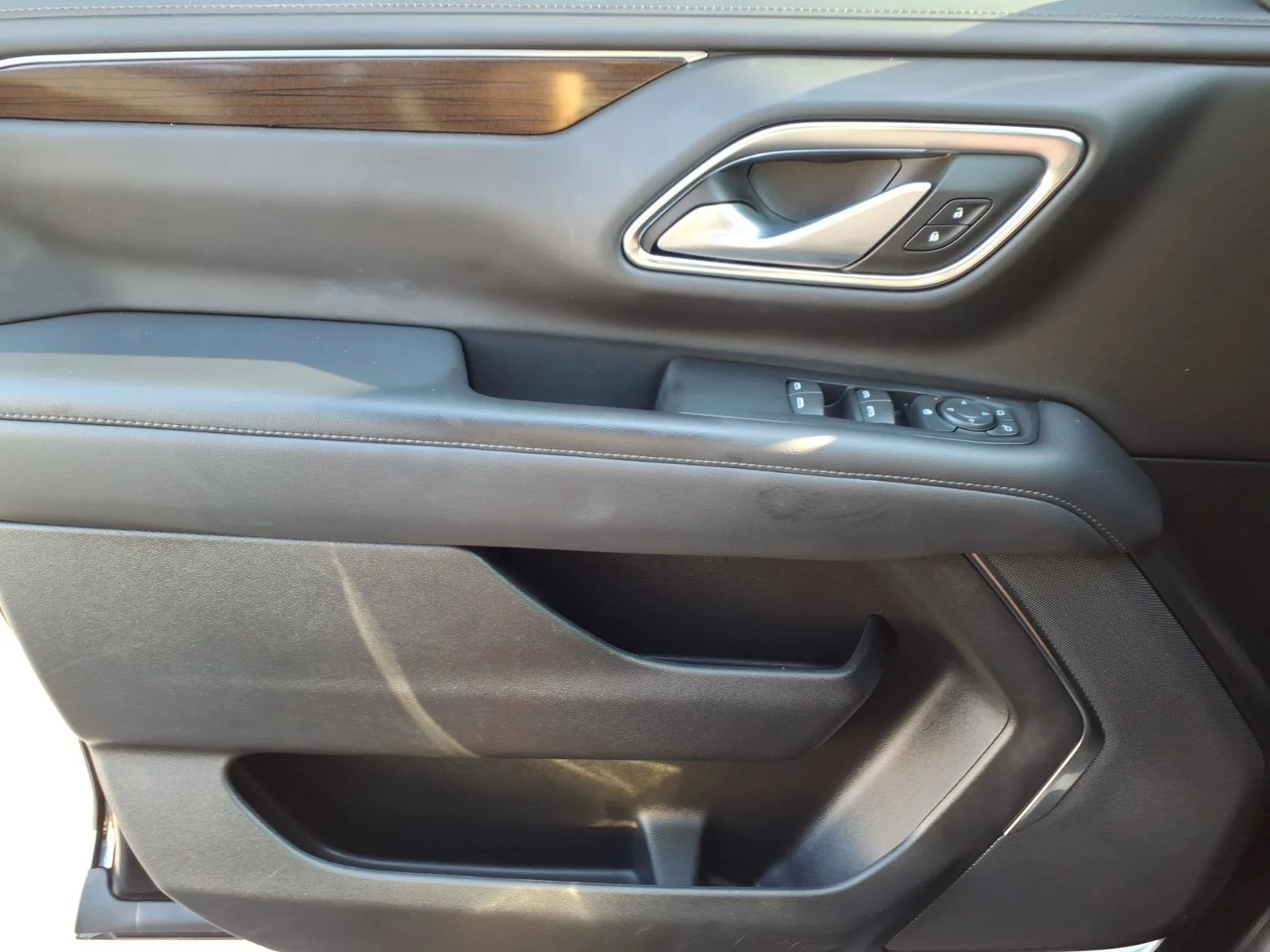 Used 2022 Onyx Black GMC SLE image 21