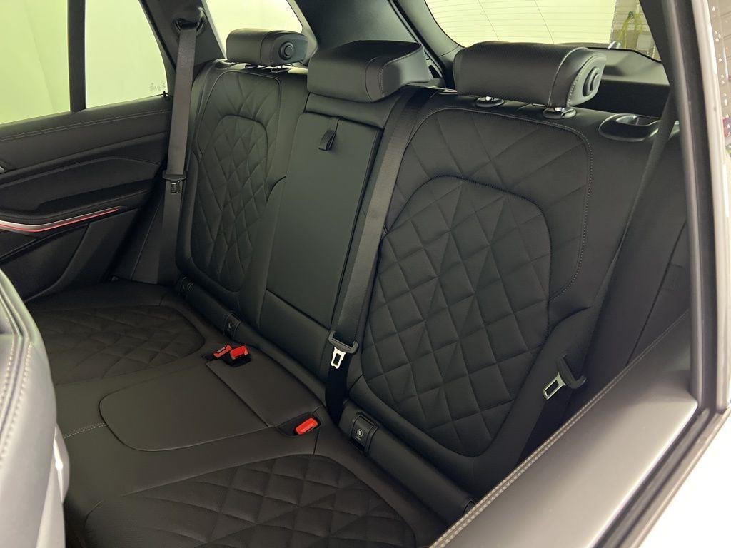 New 2026 Skyscraper Grey Metallic BMW xDrive40i image 8