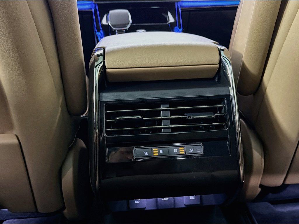 Certified Used 2025 White Land Rover SE image 27