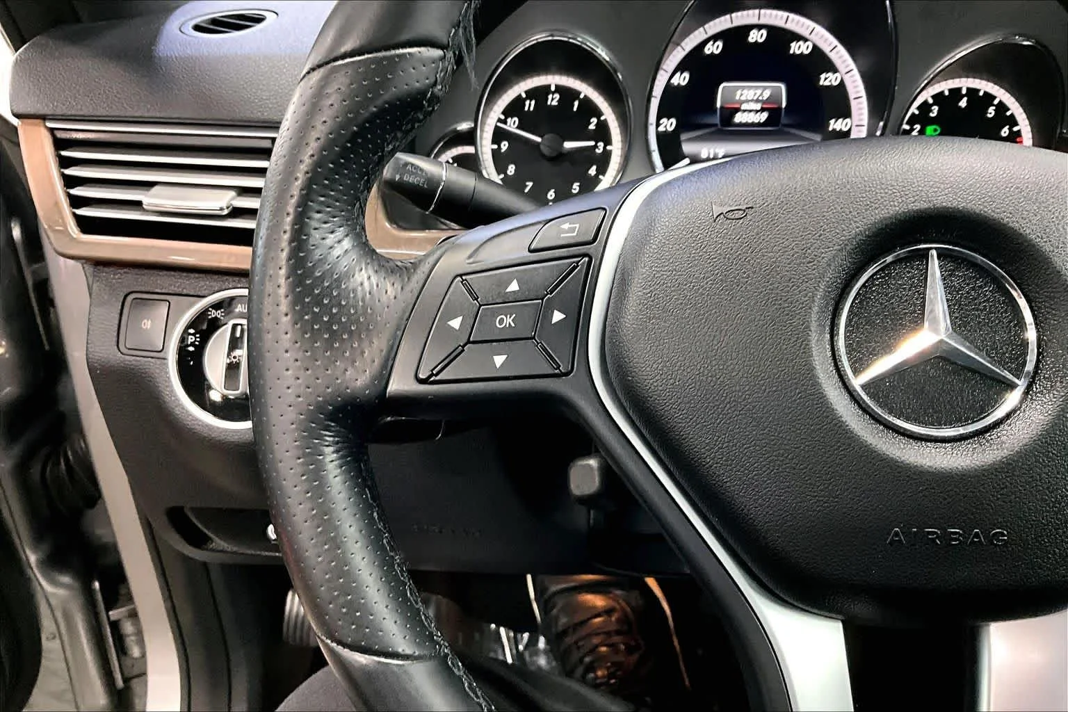 Used 2013 Palladium Silver Metallic Mercedes-Benz E 350 Sport image 23