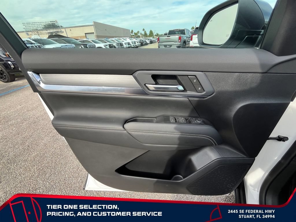New 2027 Summit White GMC Elevation image 23