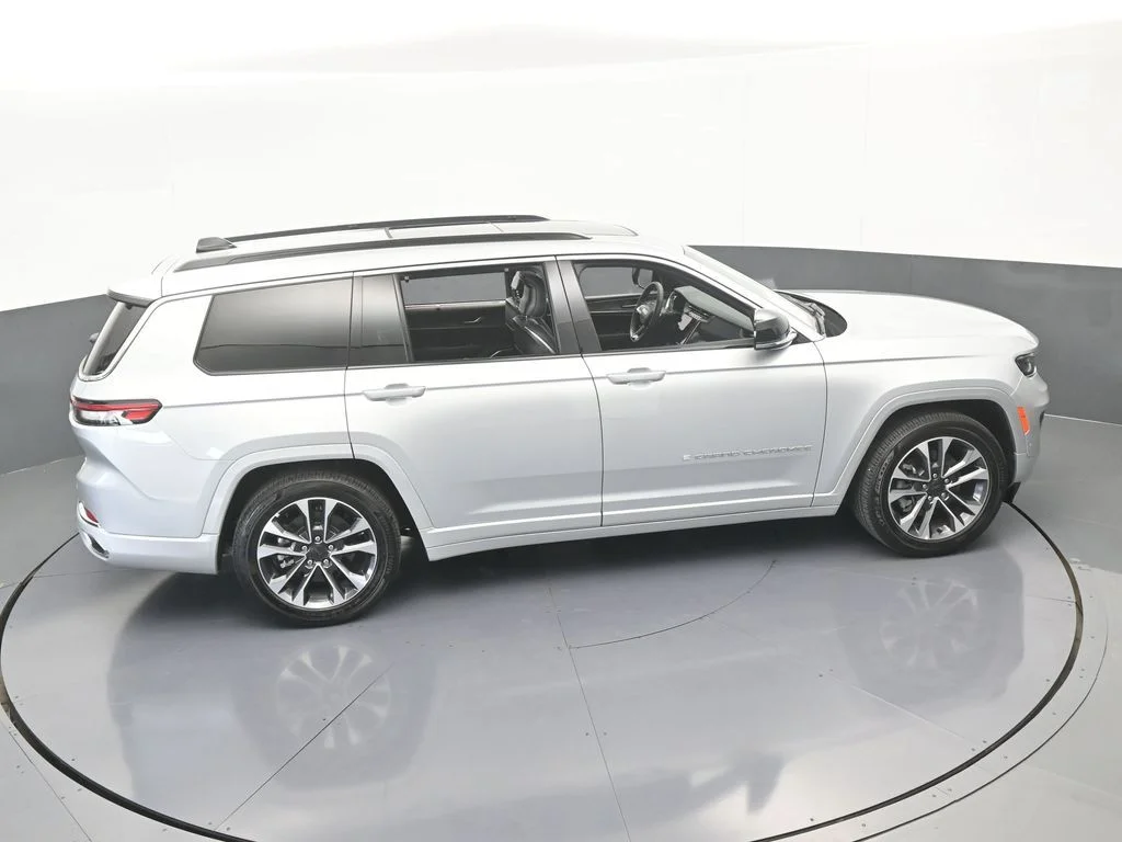 Used 2024 Silver Zynith Jeep Overland image 64