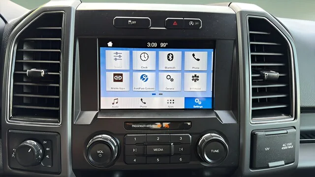 Used 2019  Ford  image 24