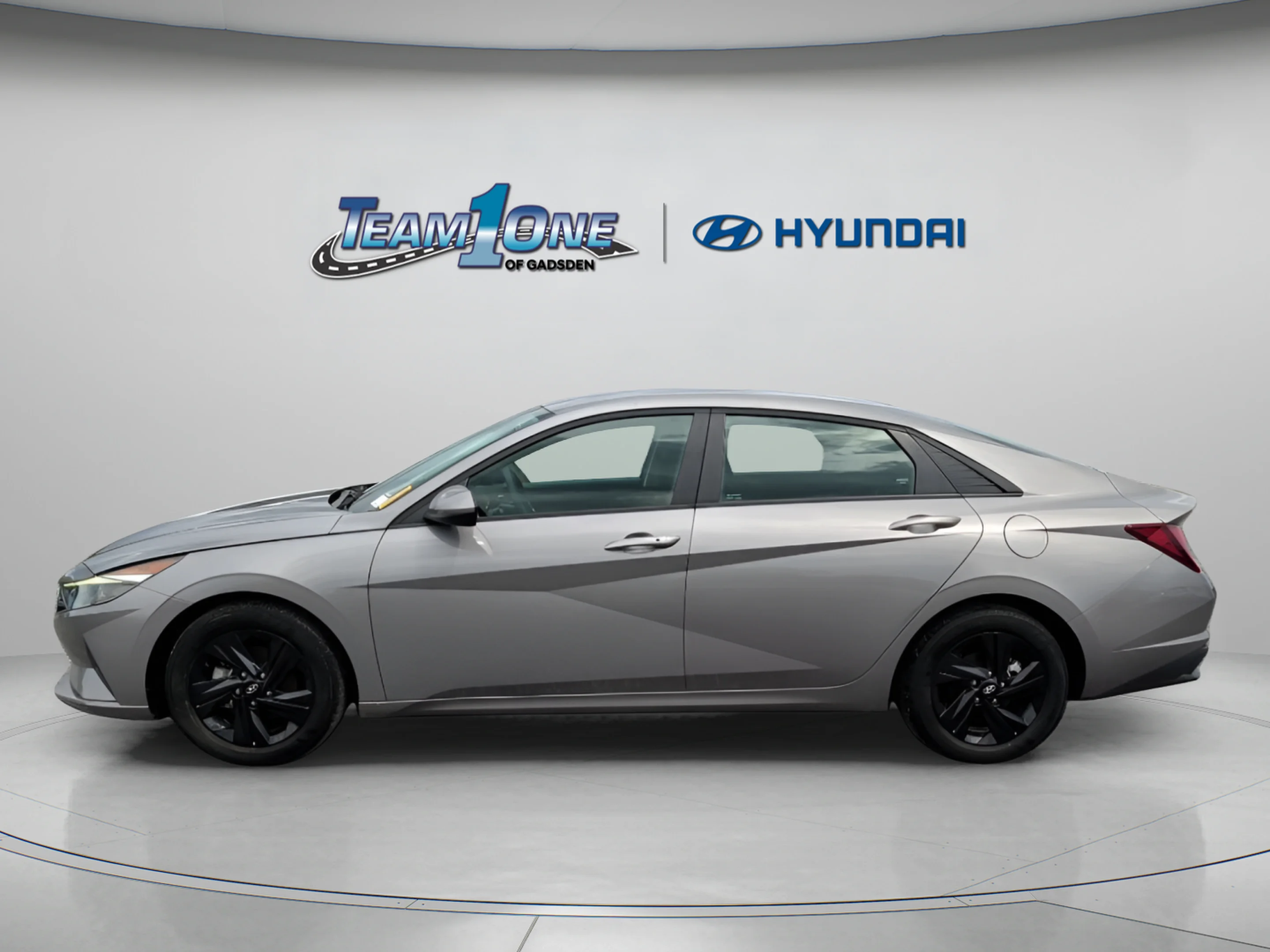 Used 2023 Fluid Metal Hyundai SEL image 5