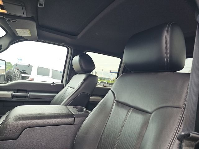 Used 2016 White Ford Lariat image 17