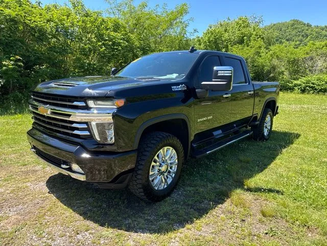 Used 2022 Black Chevrolet High Country image 4