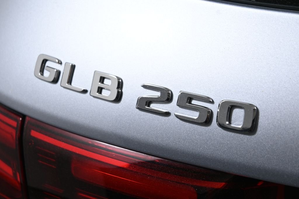 New 2026 Cirrus Silver Metallic Mercedes-Benz GLB 250 image 36