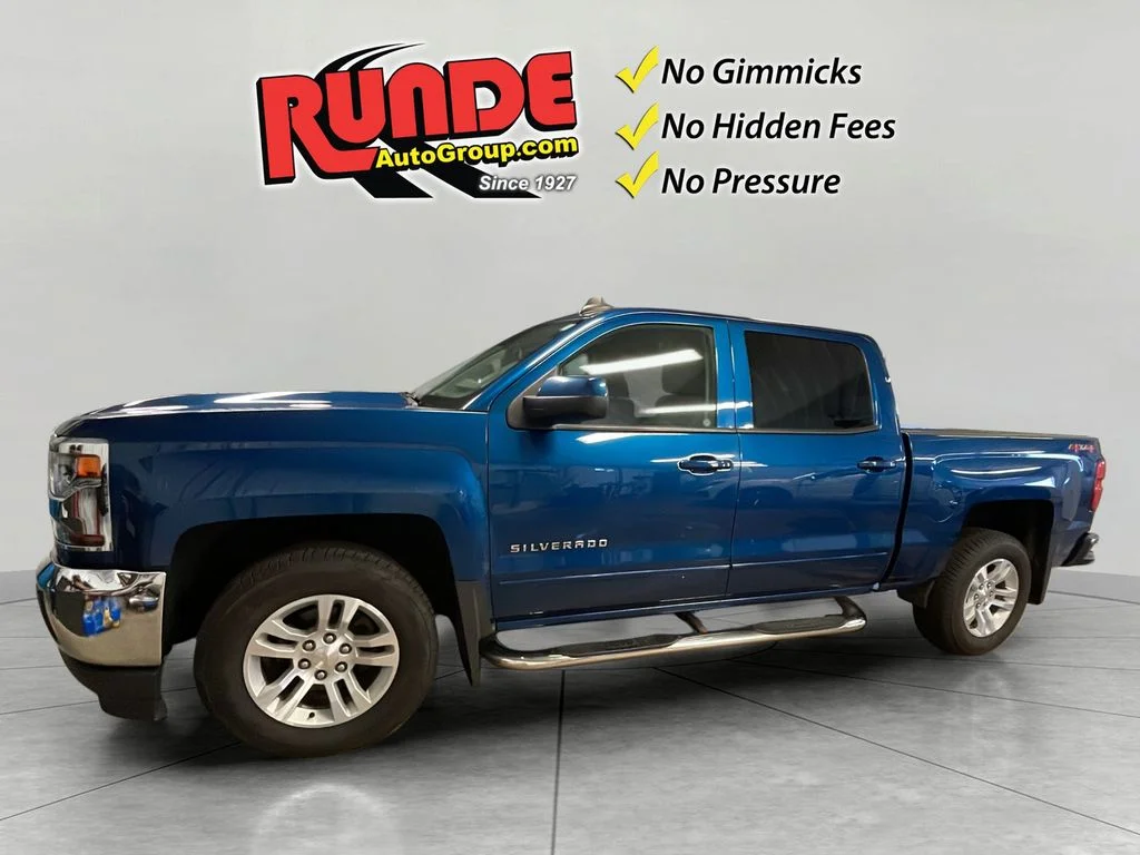 Used 2018 Deep Ocean Blue Metallic Chevrolet LT image 1