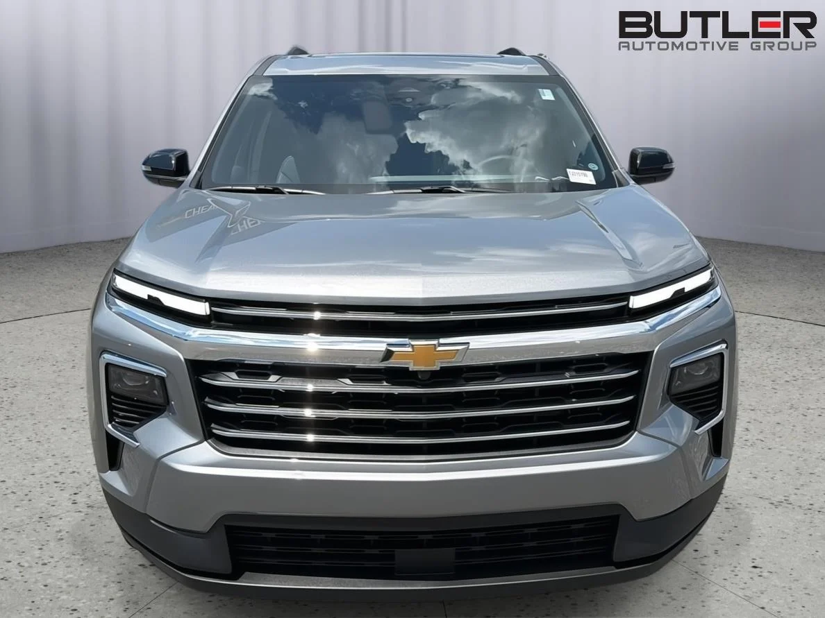 New 2026 Sterling Gray Metallic Chevrolet FWD LT image 9
