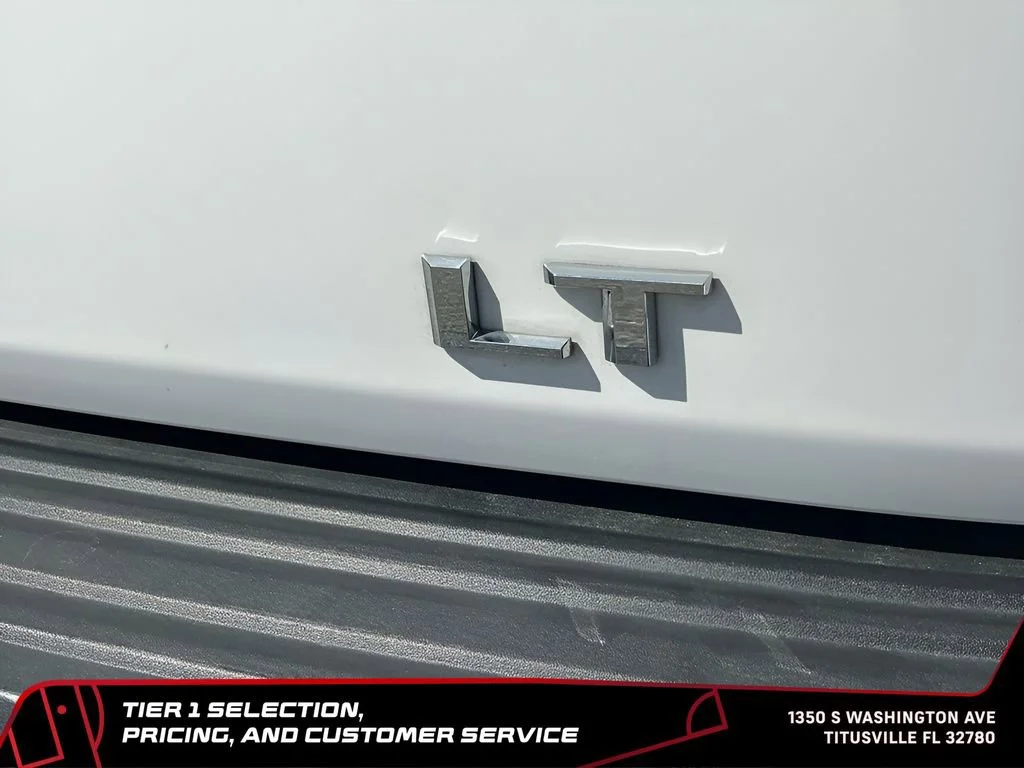 Used 2025 Summit White Chevrolet LT image 38