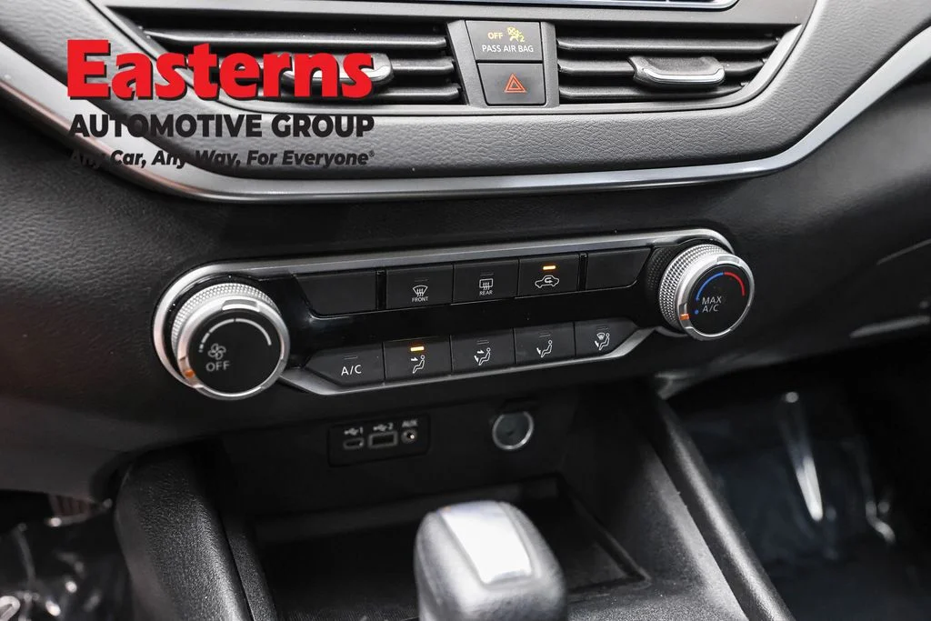 Used 2020 Black Nissan 2.5 S image 19